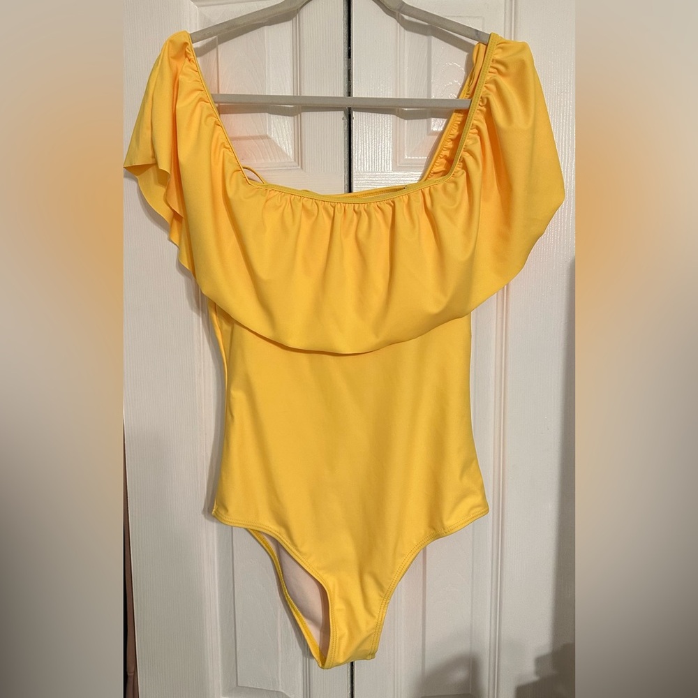Women’s NWT Medium Bright Yellow Convertible One Piece Swimsuit